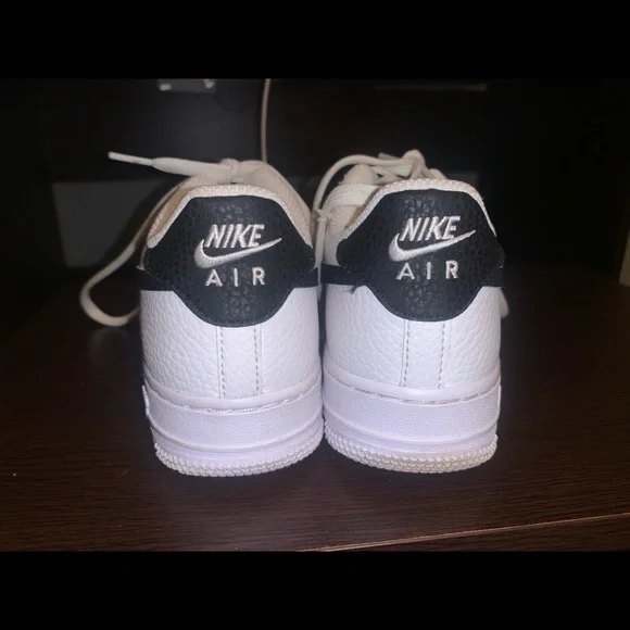 Air Force 1 - Picture 3 of 4